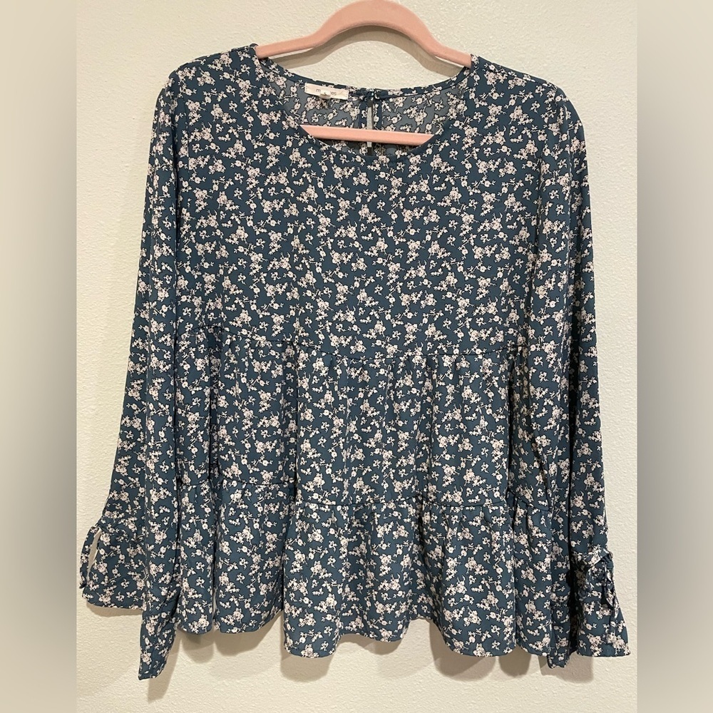 Maurices Smokey Teal Ditzy print blouse. Size S - Picture 1 of 6